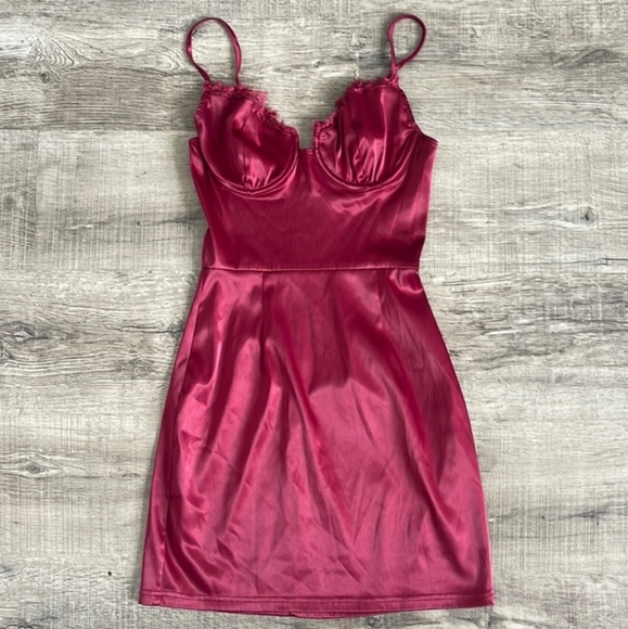 Guess Dre Bustier Dress 😍 - Picture 4 of 9